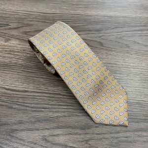 14th & Union Gold w/ White & Navy Paisley Tie